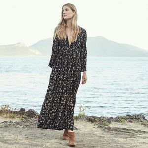 Doen Black Zinnia Floral Maxi Dress